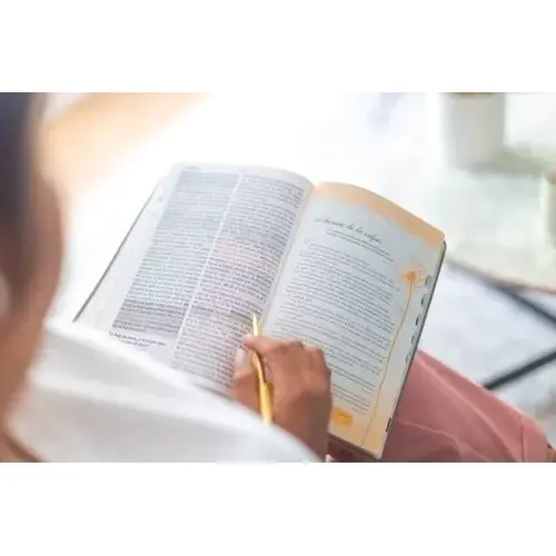 Biblia de Promesas Inspira RV1960 Letra Gigante Rosa Dorado - Imagen 2
